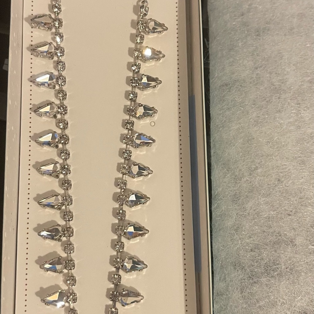Stella & Dot Featherweight Crystal Necklace